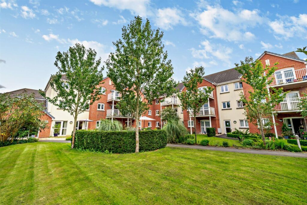 Squire Court, Raleigh Mead, South Molton