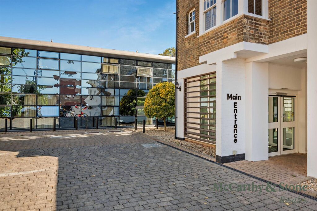 Amelia Court, Union Place, Worthing, BN11 1AH