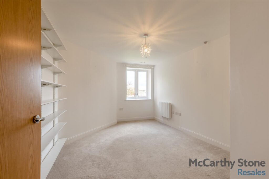 Oakhill Place, High View, Bedford, Bedfordshire, MK41 8FB