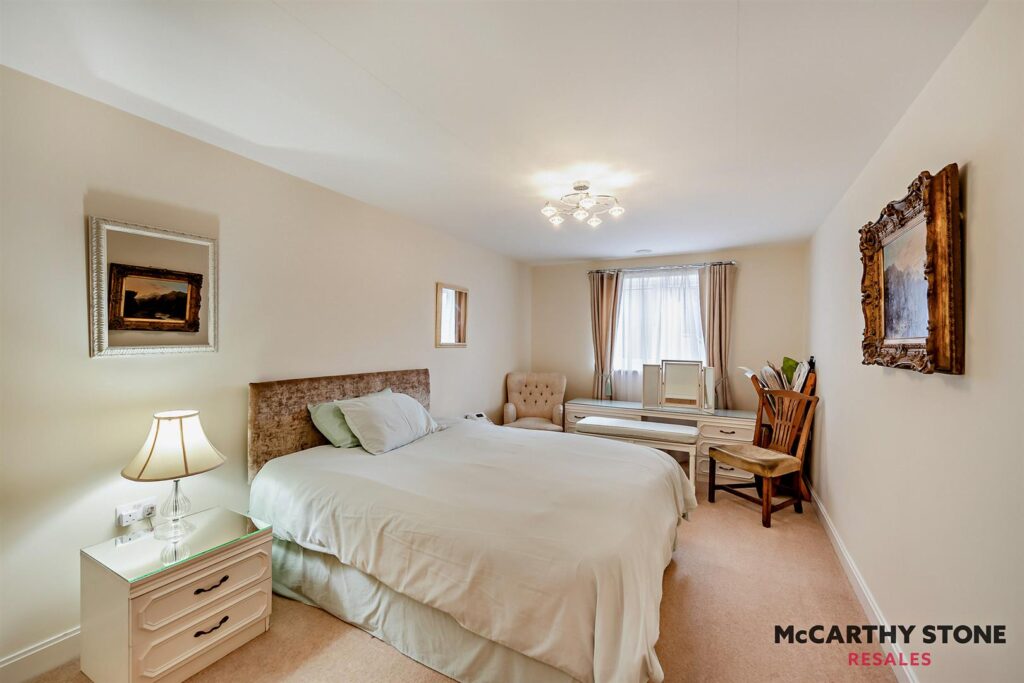 Squire Court, Raleigh Mead, South Molton