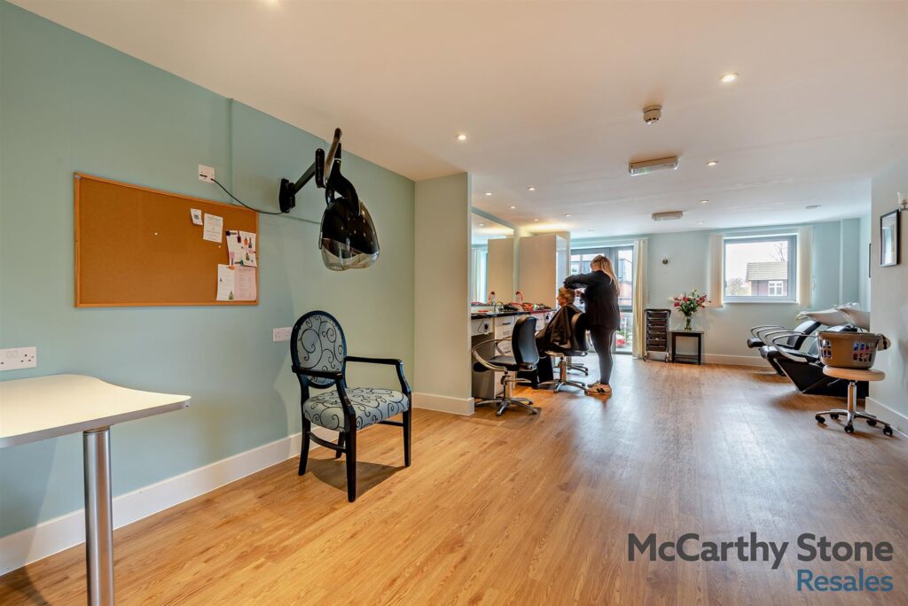 Kings Place, Fleet Road, Fleet, Hampshire, GU51 3FS