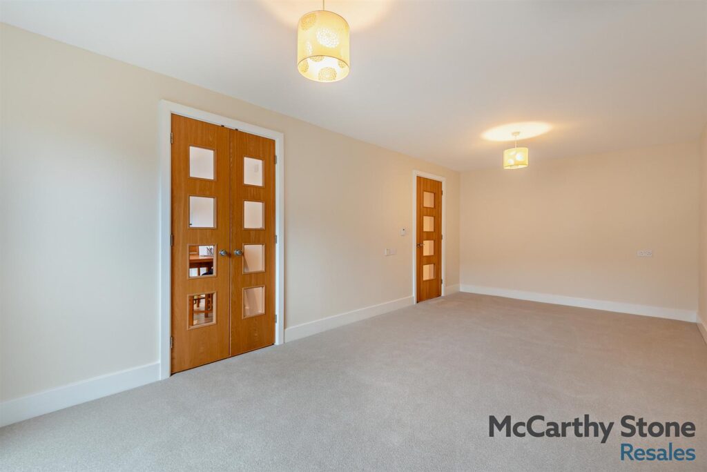 Kings Place, Fleet Road, Fleet, Hampshire, GU51 3FS