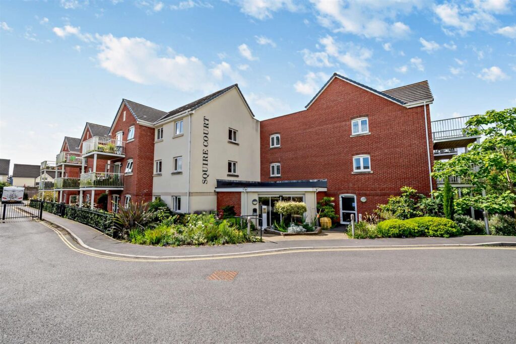 Squire Court, Raleigh Mead, South Molton