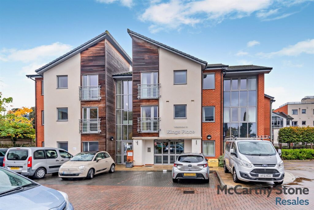 Kings Place, Fleet Road, Fleet, Hampshire, GU51 3FS