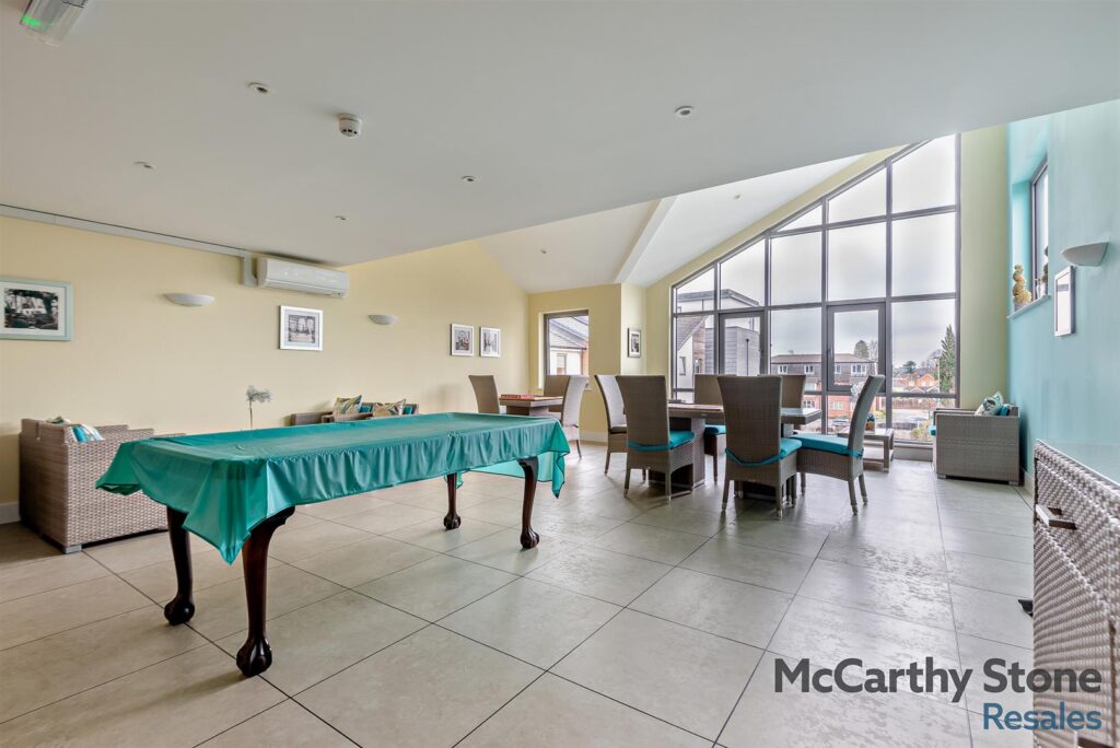 Kings Place, Fleet Road, Fleet, Hampshire, GU51 3FS