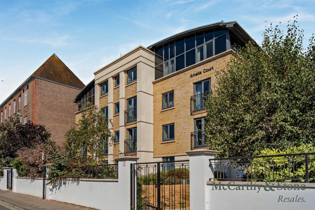 Amelia Court, Union Place, Worthing, BN11 1AH