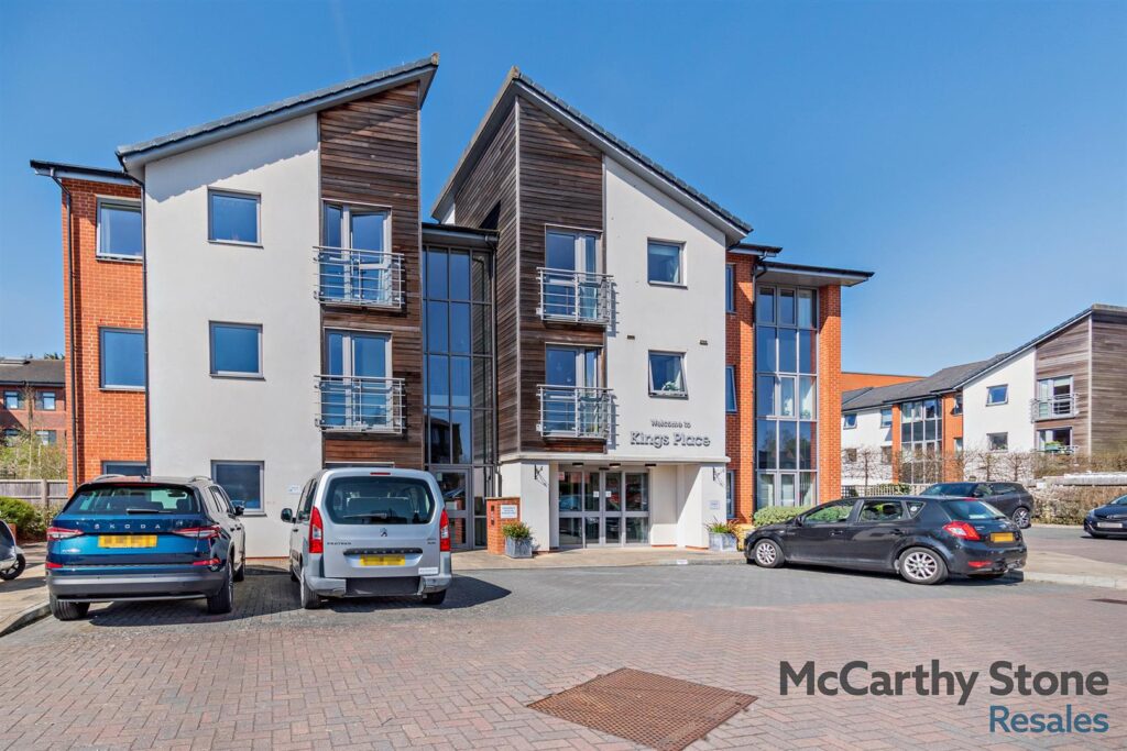 Kings Place, Fleet Road, Fleet, Hampshire, GU51 3FS