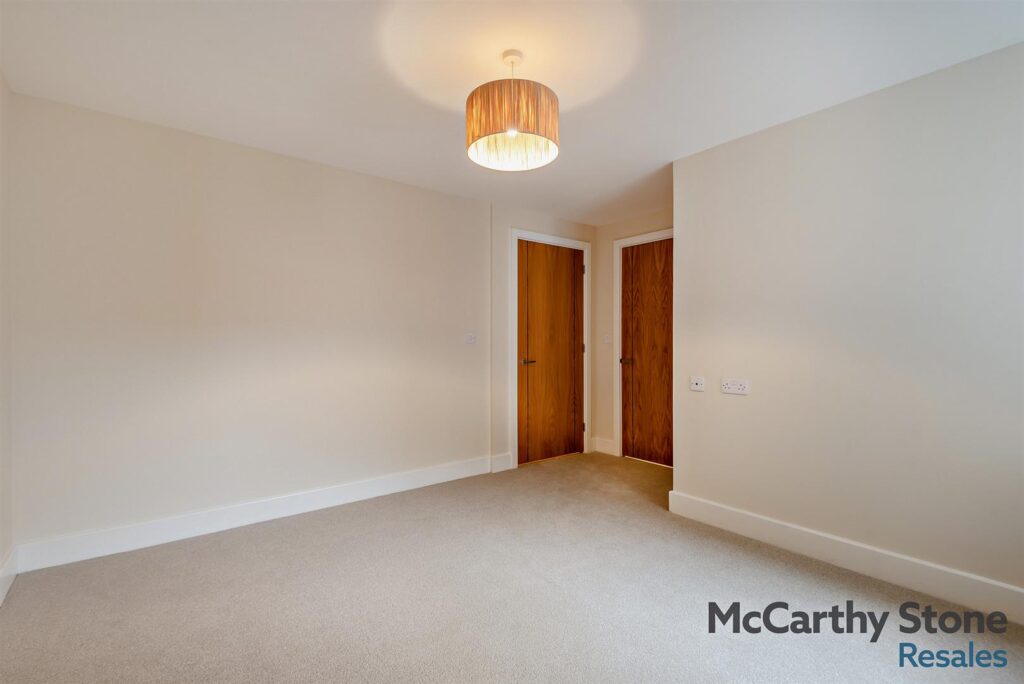 Kings Place, Fleet Road, Fleet, Hampshire, GU51 3FS