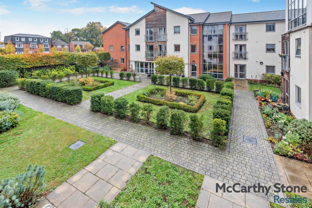 Kings Place, Fleet Road, Fleet, Hampshire, GU51 3FS