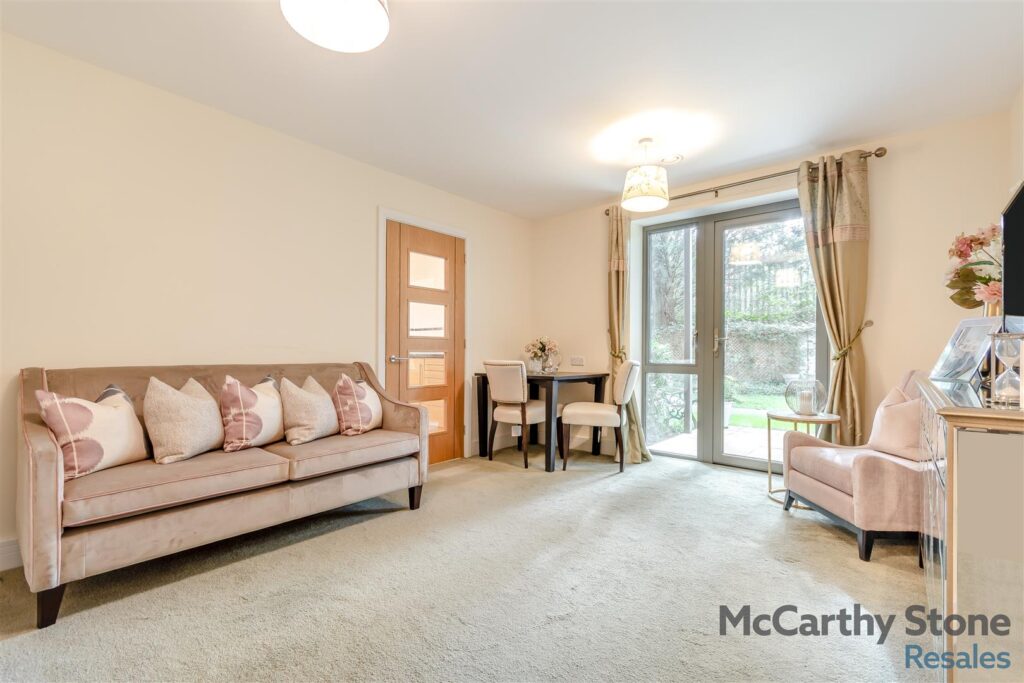 https://www.mccarthyandstoneresales.co.uk/properties/sale/uncategorized/cheltenham/jenner-court-st-georges-road-cheltenham/