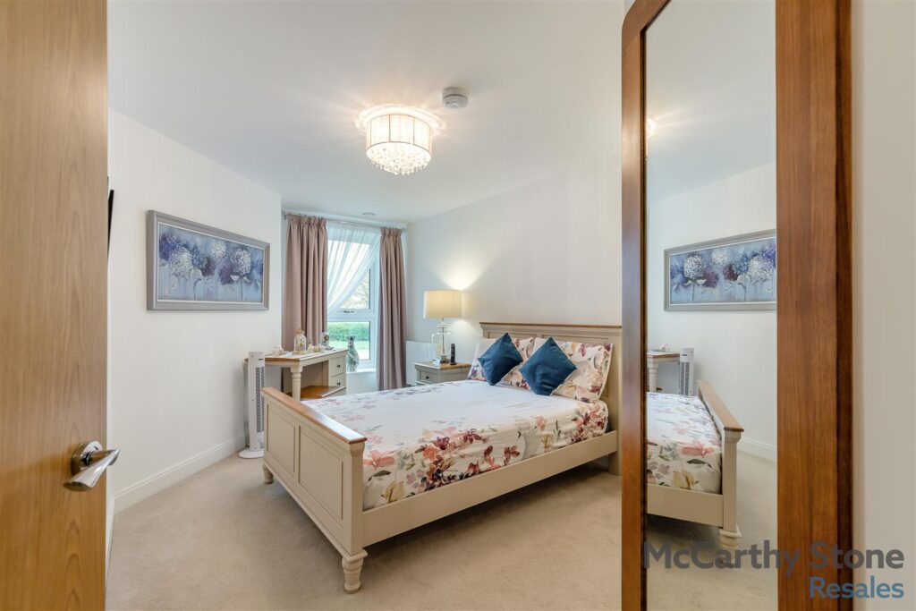 Hindhead Knoll, Walnut Tree, Milton Keynes