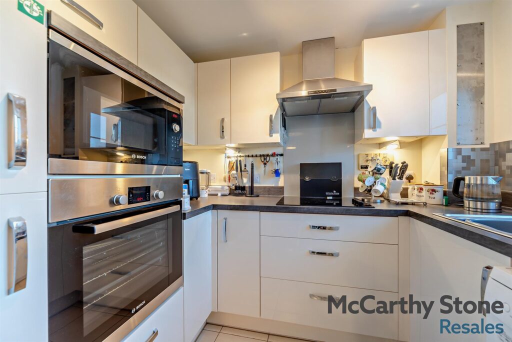 Queens Gate, Wellington Road, Wokingham, RG40 2DS
