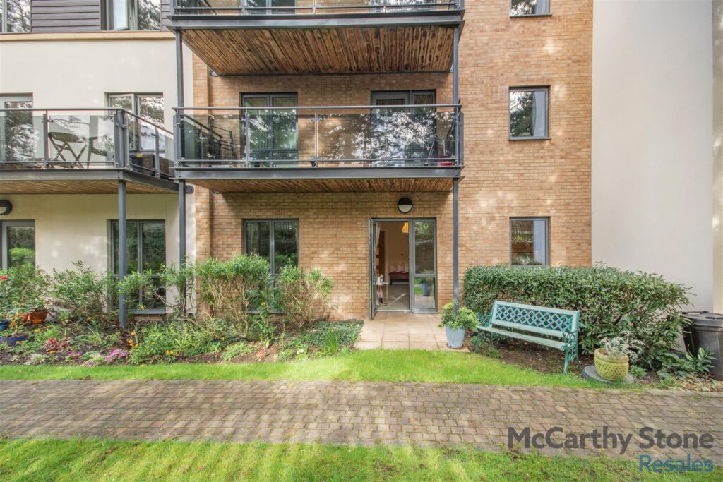 https://www.mccarthyandstoneresales.co.uk/properties/sale/uncategorized/cheltenham/jenner-court-st-georges-road-cheltenham/