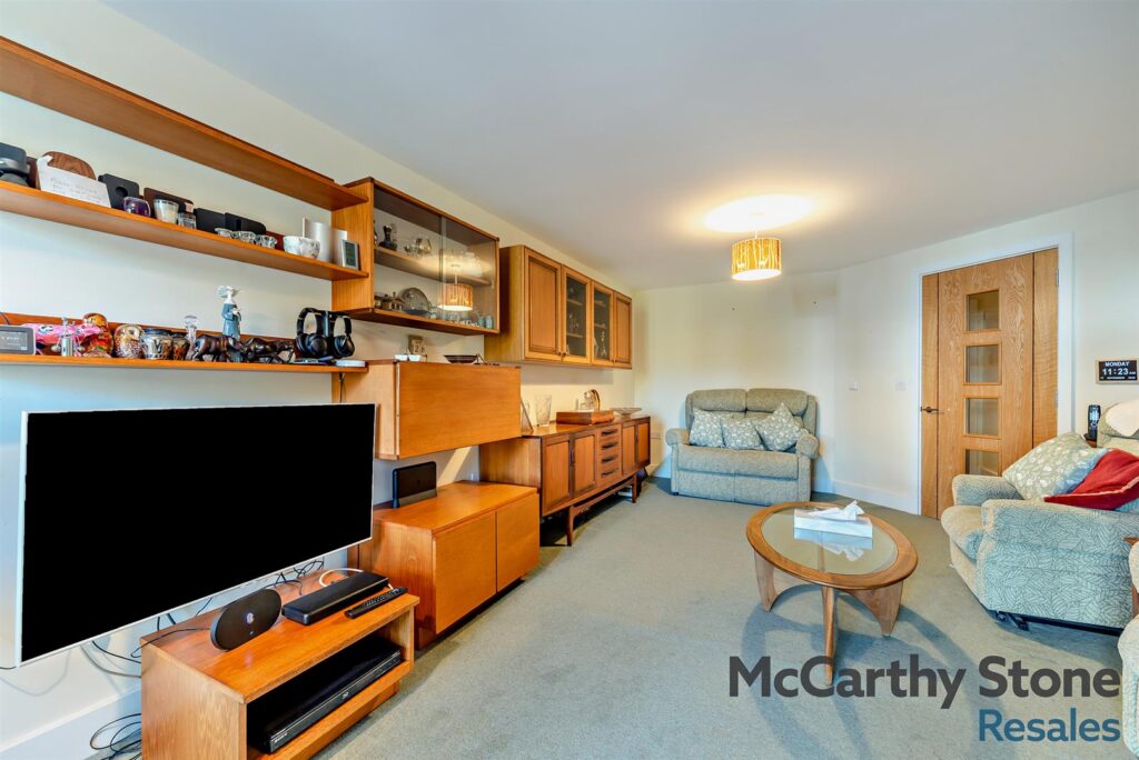 Queens Gate, Wellington Road, Wokingham, RG40 2DS
