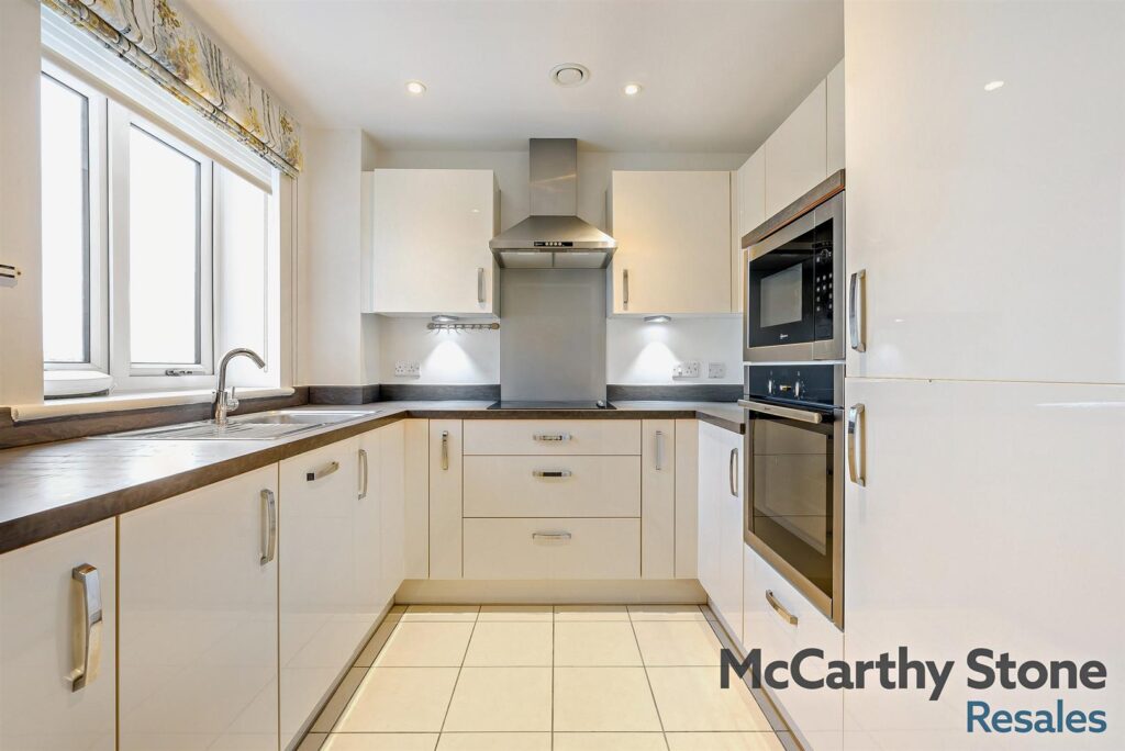 Moorfield Road, Denham Green