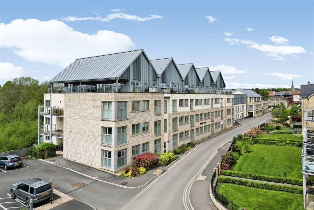 Bowles Court, Westmead Lane, Chippenham