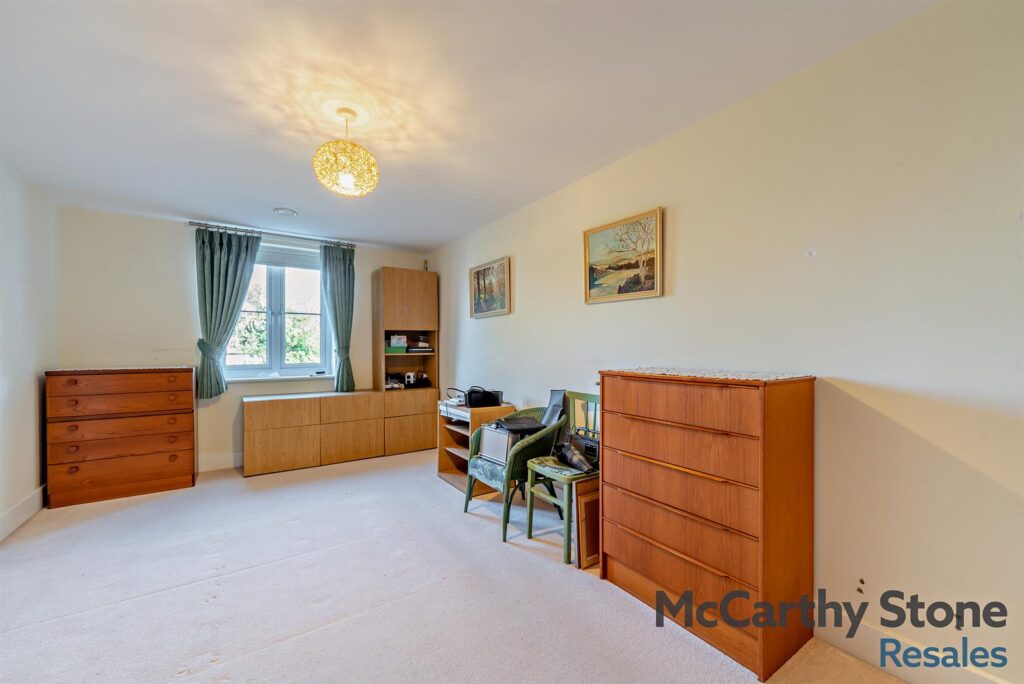 Queens Gate, Wellington Road, Wokingham, RG40 2DS