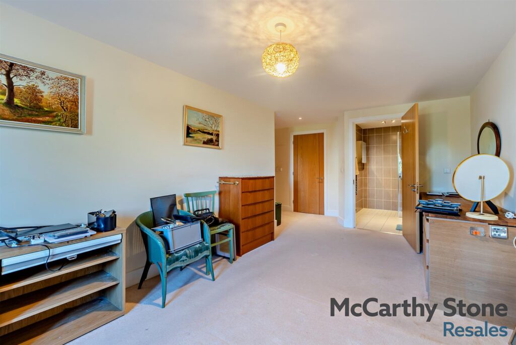 Queens Gate, Wellington Road, Wokingham, RG40 2DS