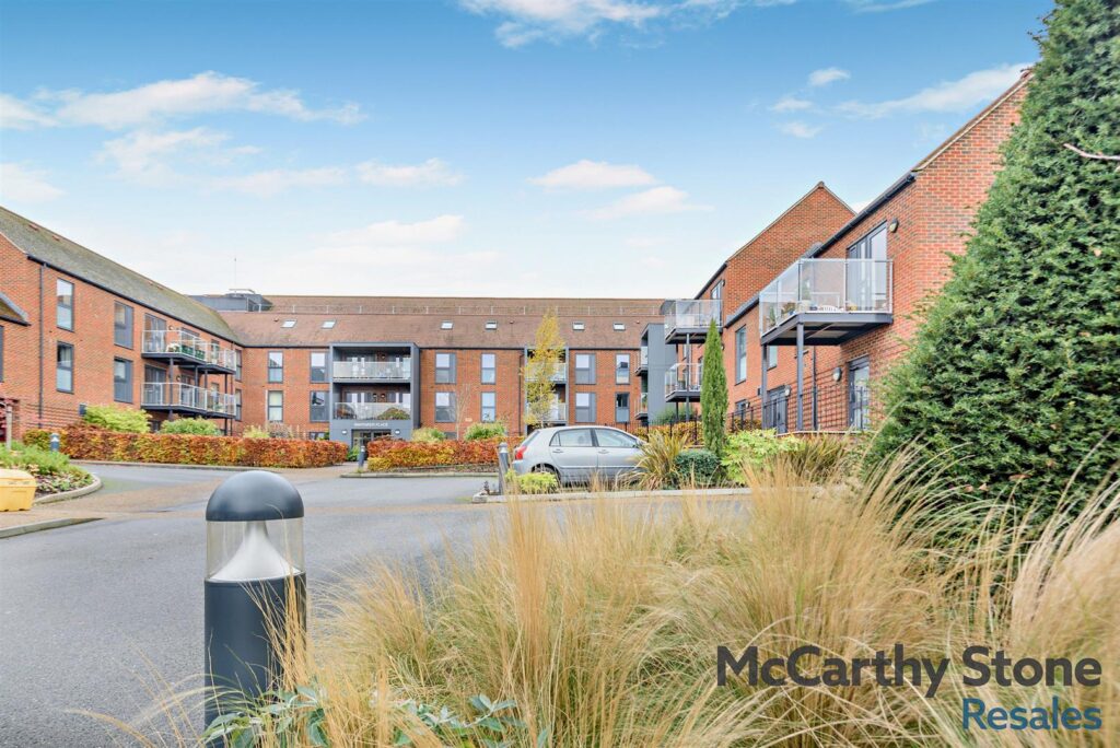 Wayfarer Place, The Dean, Alresford