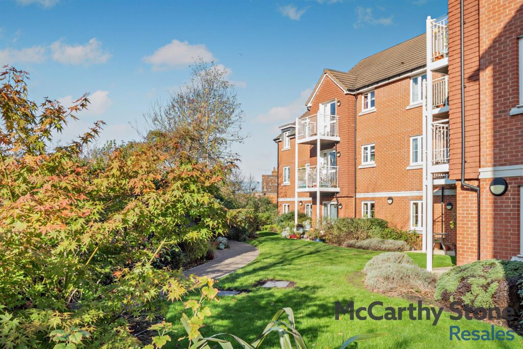 Queens Gate, Wellington Road, Wokingham, RG40 2DS