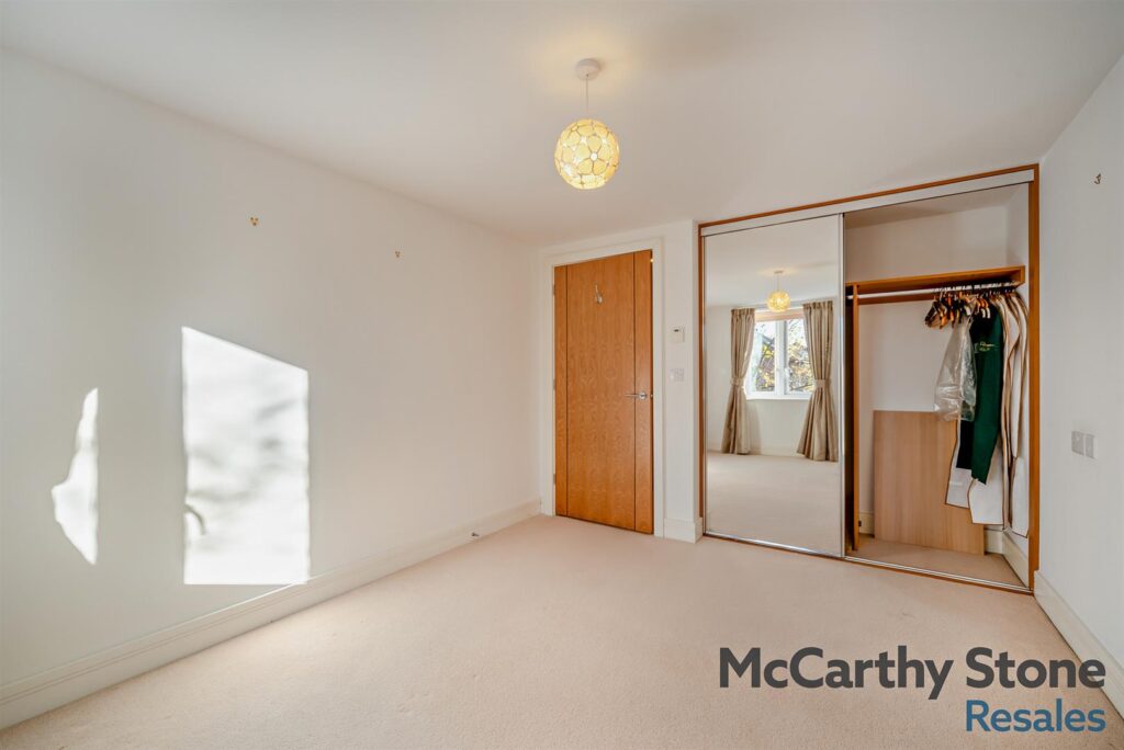 Abbotsmead Place, Caversham, Reading