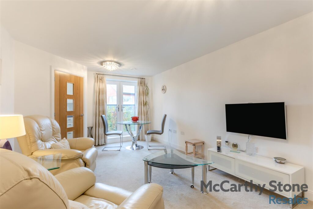 Lonsdale Park, Barleythorpe Road, Oakham, LE15 6QJ