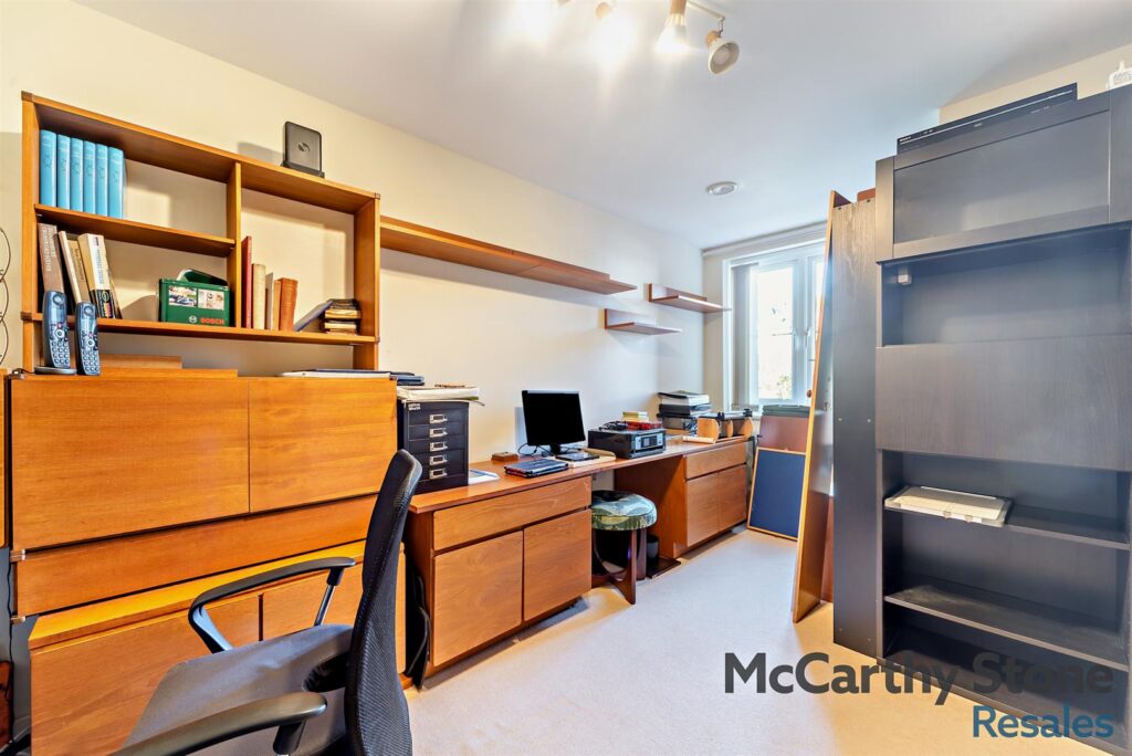 Queens Gate, Wellington Road, Wokingham, RG40 2DS