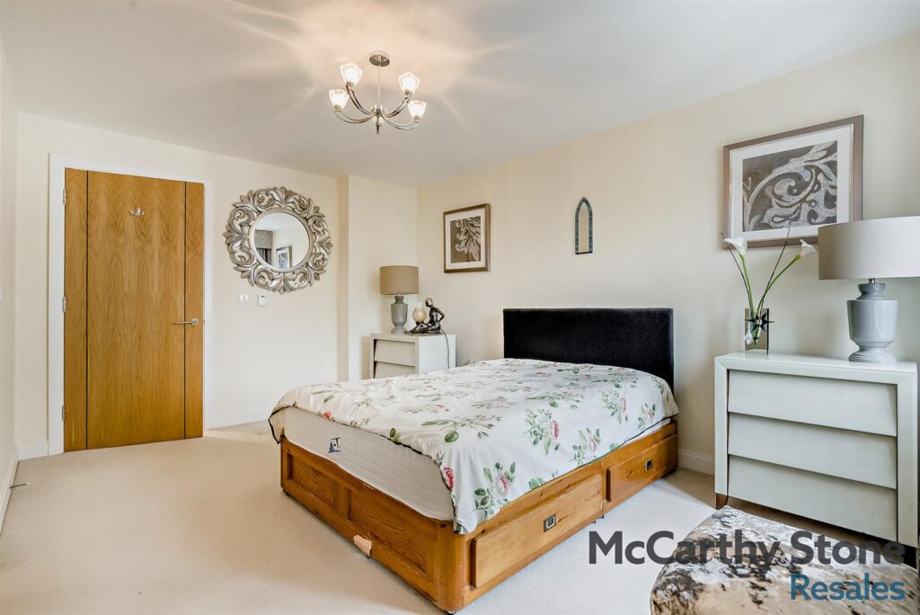 Moorfield Road, Denham Green
