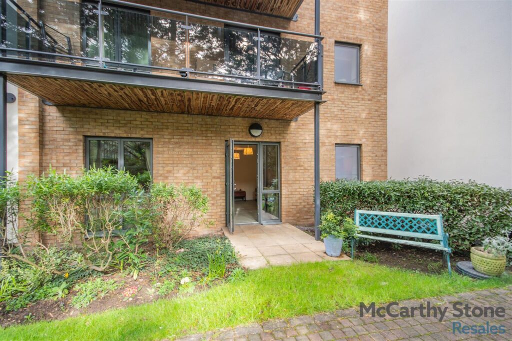 https://www.mccarthyandstoneresales.co.uk/properties/sale/uncategorized/cheltenham/jenner-court-st-georges-road-cheltenham/