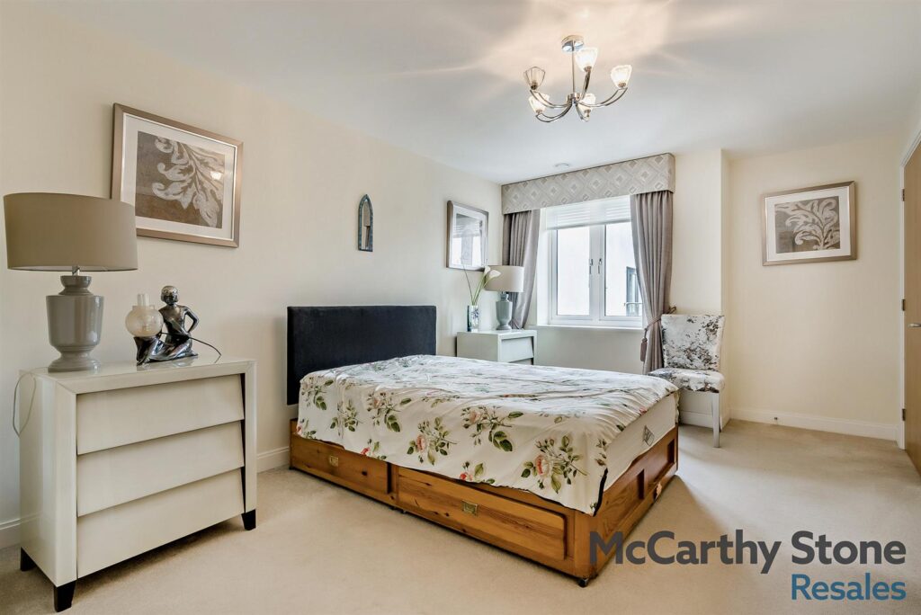 Moorfield Road, Denham Green