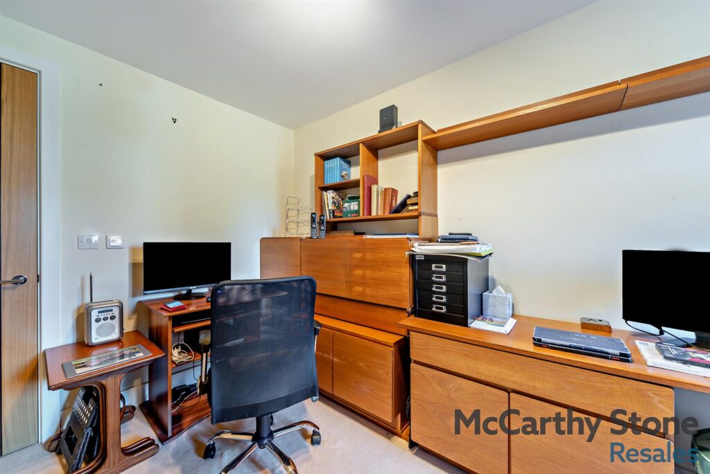 Queens Gate, Wellington Road, Wokingham, RG40 2DS