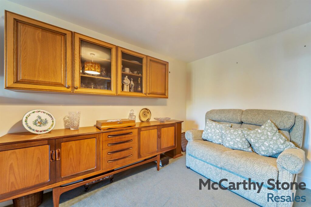 Queens Gate, Wellington Road, Wokingham, RG40 2DS