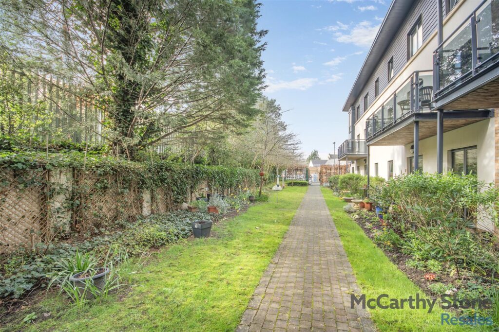 https://www.mccarthyandstoneresales.co.uk/properties/sale/uncategorized/cheltenham/jenner-court-st-georges-road-cheltenham/