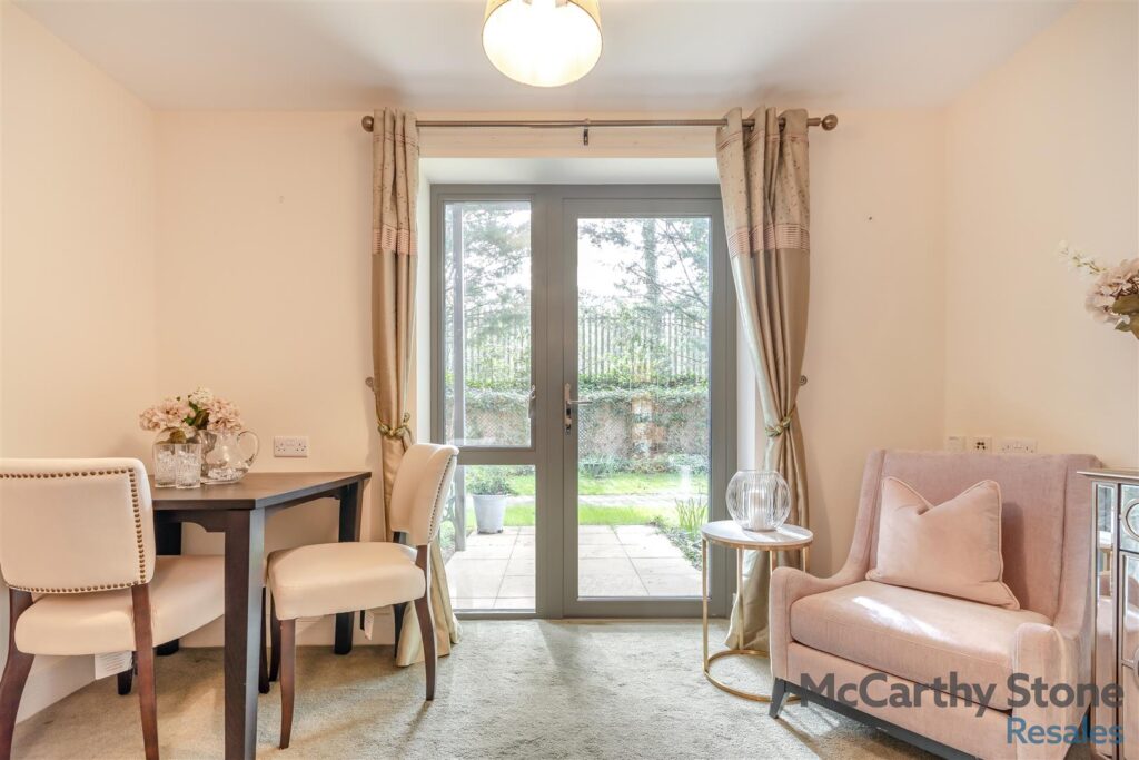 https://www.mccarthyandstoneresales.co.uk/properties/sale/uncategorized/cheltenham/jenner-court-st-georges-road-cheltenham/
