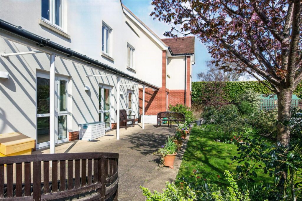 Farringford Court, Avenue Road, Lymington, Hampshire, SO41 9PA