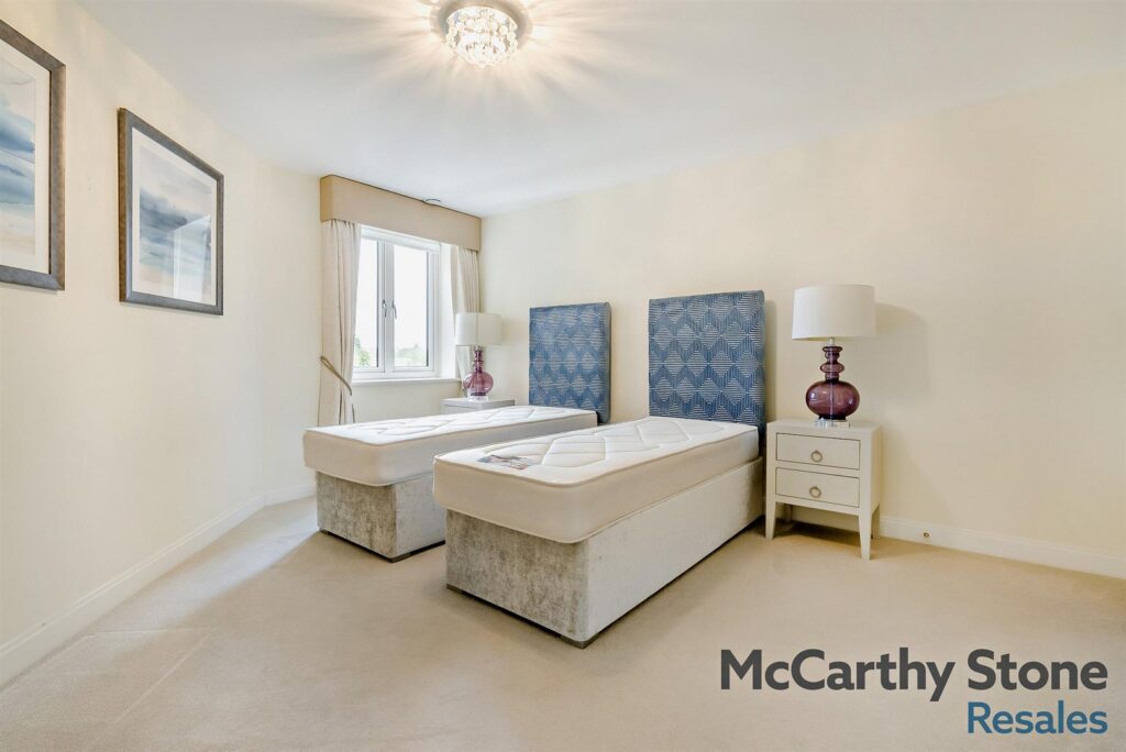 Moorfield Road, Denham Green
