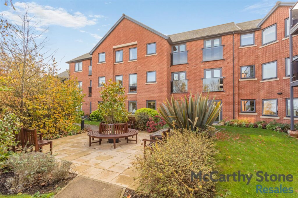 Lonsdale Park, Barleythorpe Road, Oakham, LE15 6QJ