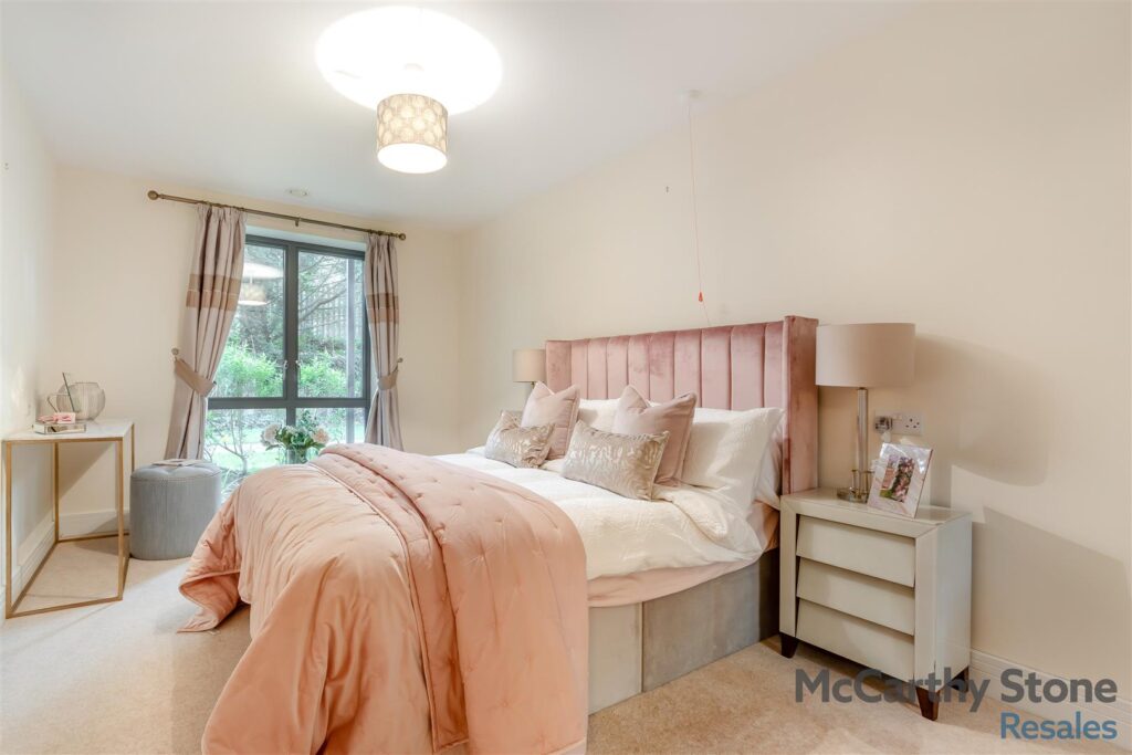 https://www.mccarthyandstoneresales.co.uk/properties/sale/uncategorized/cheltenham/jenner-court-st-georges-road-cheltenham/