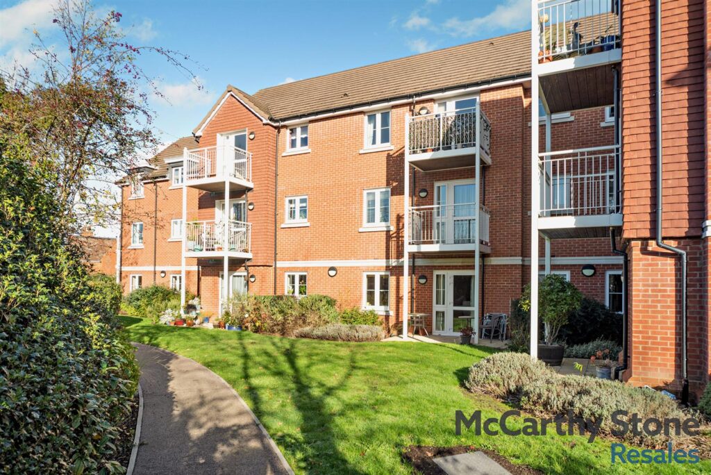 Queens Gate, Wellington Road, Wokingham, RG40 2DS