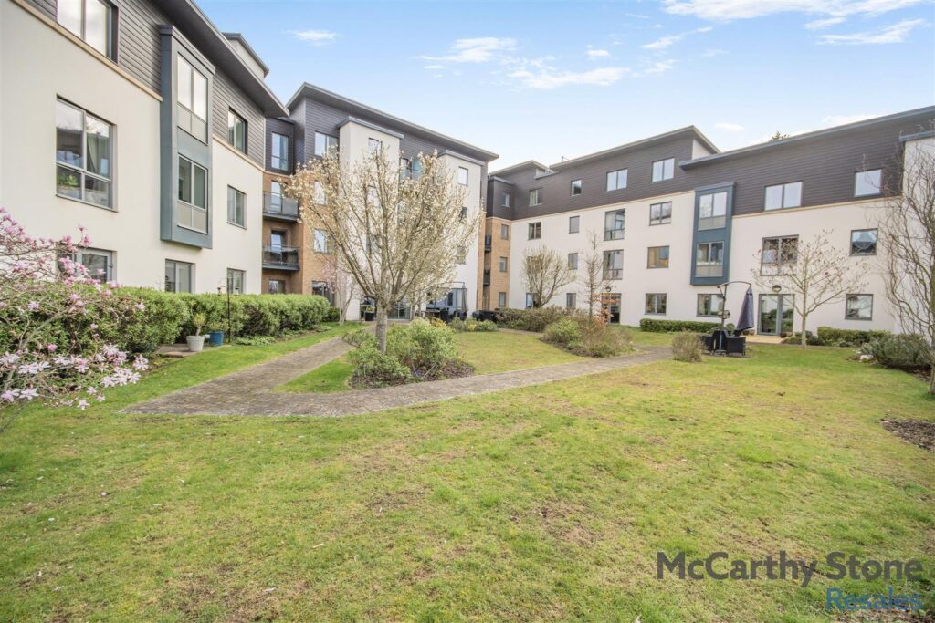 https://www.mccarthyandstoneresales.co.uk/properties/sale/uncategorized/cheltenham/jenner-court-st-georges-road-cheltenham/