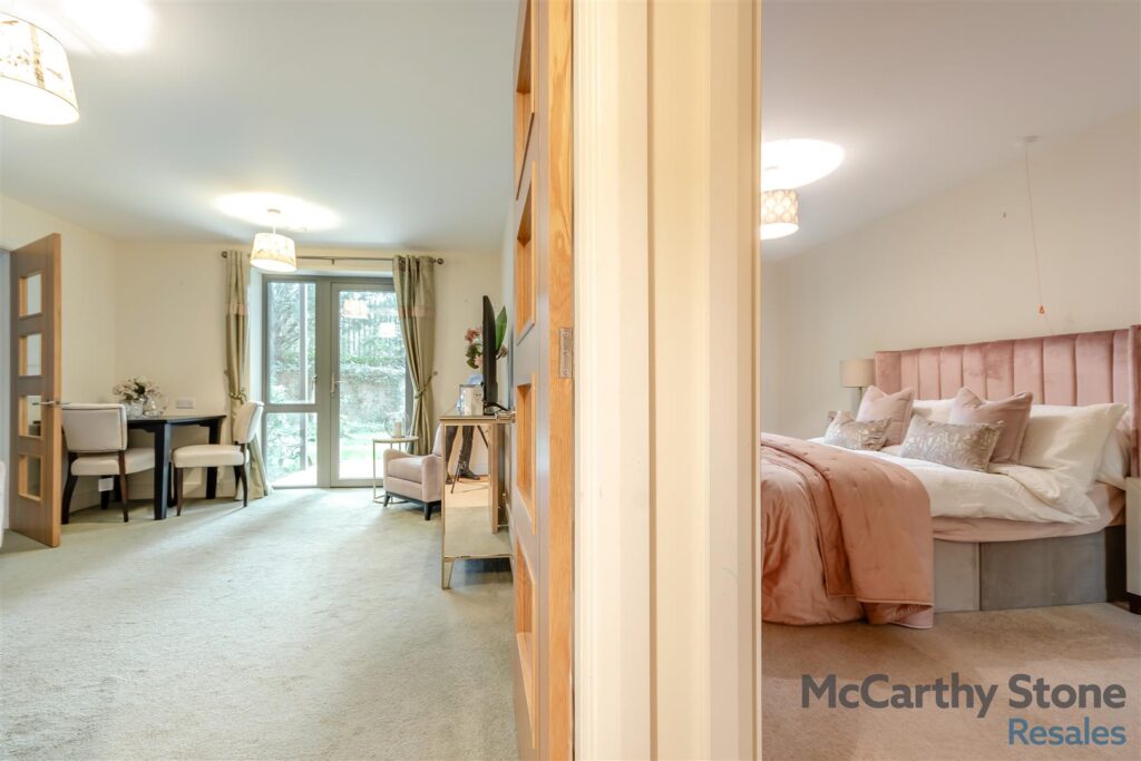 https://www.mccarthyandstoneresales.co.uk/properties/sale/uncategorized/cheltenham/jenner-court-st-georges-road-cheltenham/