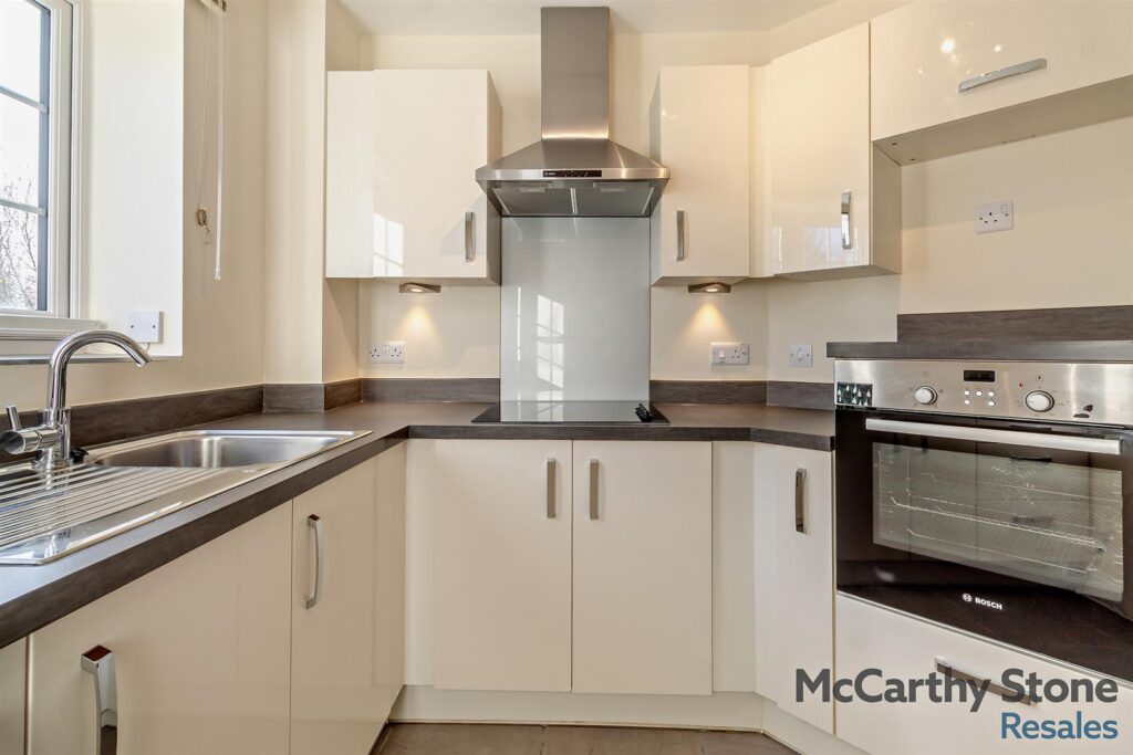 Roslyn Court, Lisle Lane, Ely, Cambridgeshire, CB7 4FA