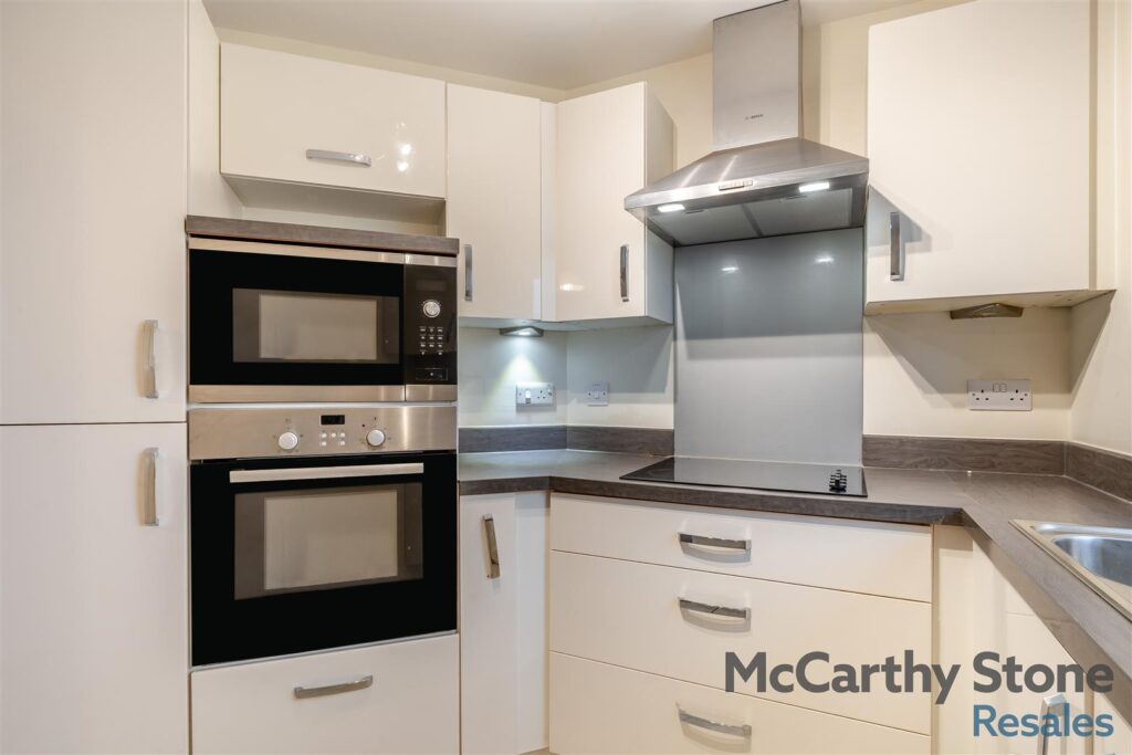 Thorneycroft, Wood Road, Tettenhall, Wolverhampton, West Midlands, WV6 8PR