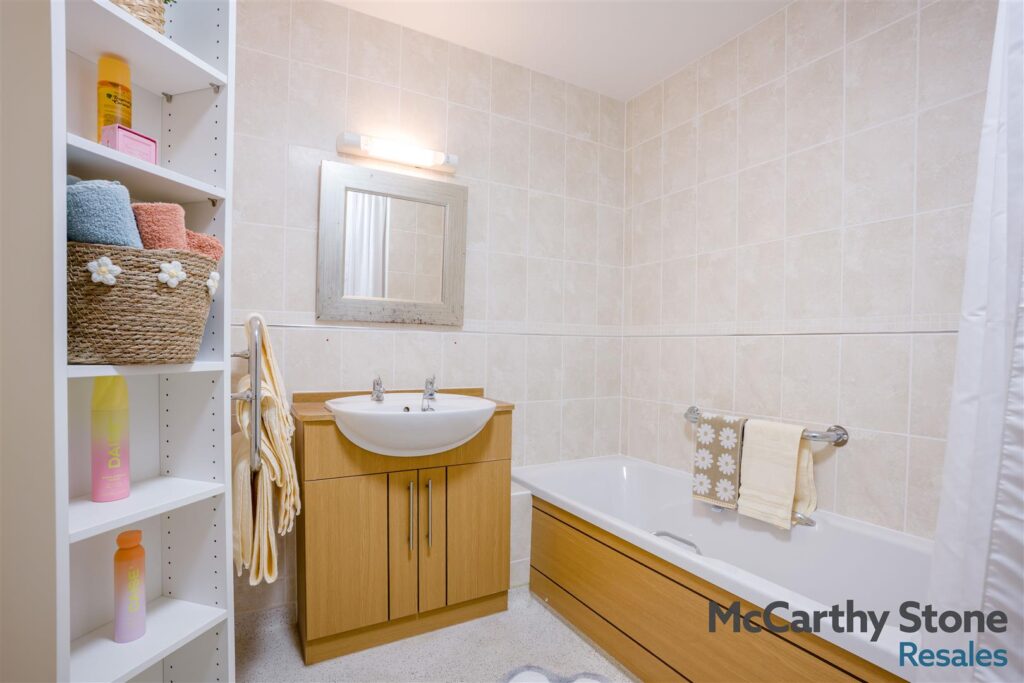 Farringford Court, Avenue Road, Lymington, Hampshire, SO41 9PA