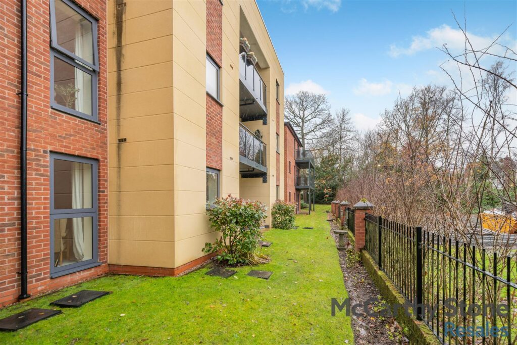 Thorneycroft, Wood Road, Tettenhall, Wolverhampton, West Midlands, WV6 8PR