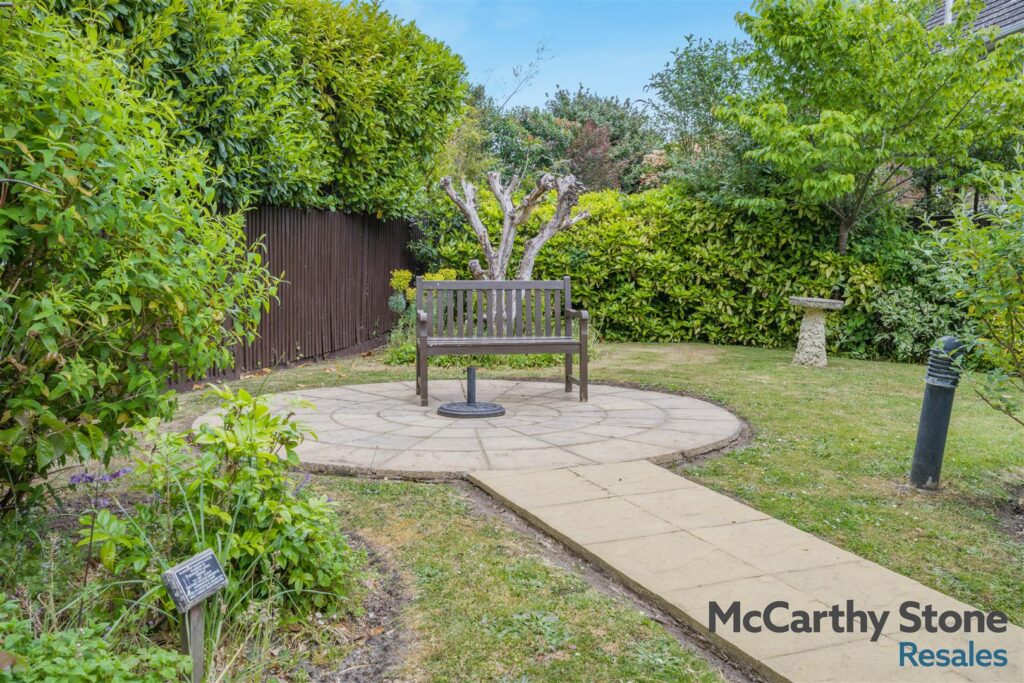 Farringford Court, Avenue Road, Lymington, Hampshire, SO41 9PA