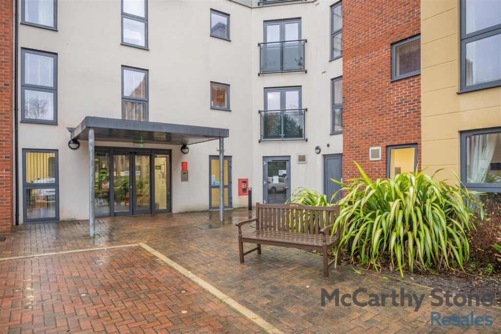 Thorneycroft, Wood Road, Tettenhall, Wolverhampton, West Midlands, WV6 8PR