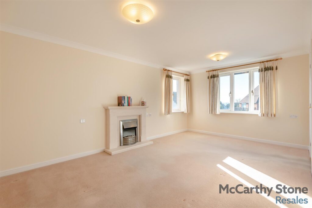 Caen Stone Court, Queen Street, Arundel, BN18 9FE