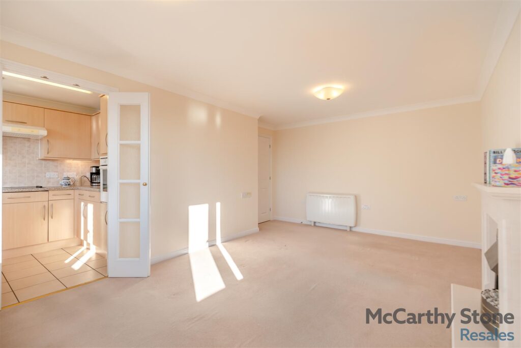 Caen Stone Court, Queen Street, Arundel, BN18 9FE