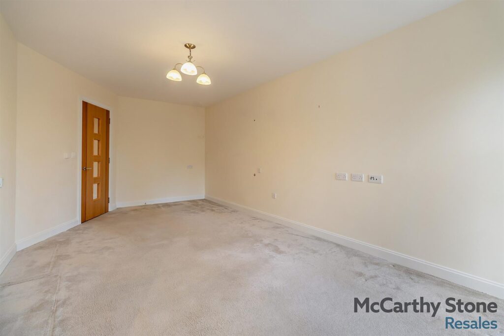 Roslyn Court, Lisle Lane, Ely, Cambridgeshire, CB7 4FA